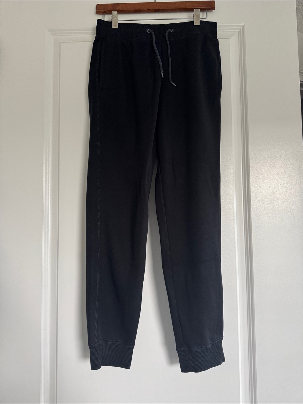 NWOT Uniqlo Men’s Sherpa Lined Black Comfort Sweatpants S